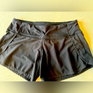 Lululemon Shorts size 6